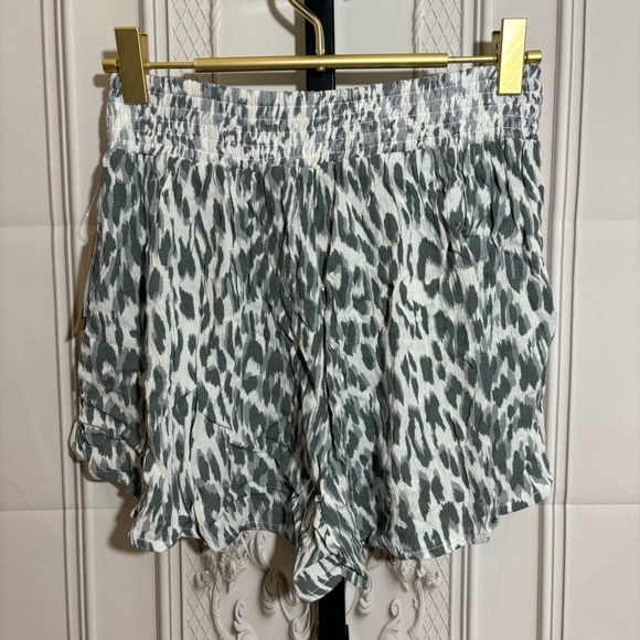 Surf Gypsy Shorts BNWT - Picture 2 of 4